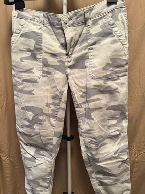 Mavi Women’s Gray Camo Cargo Pants